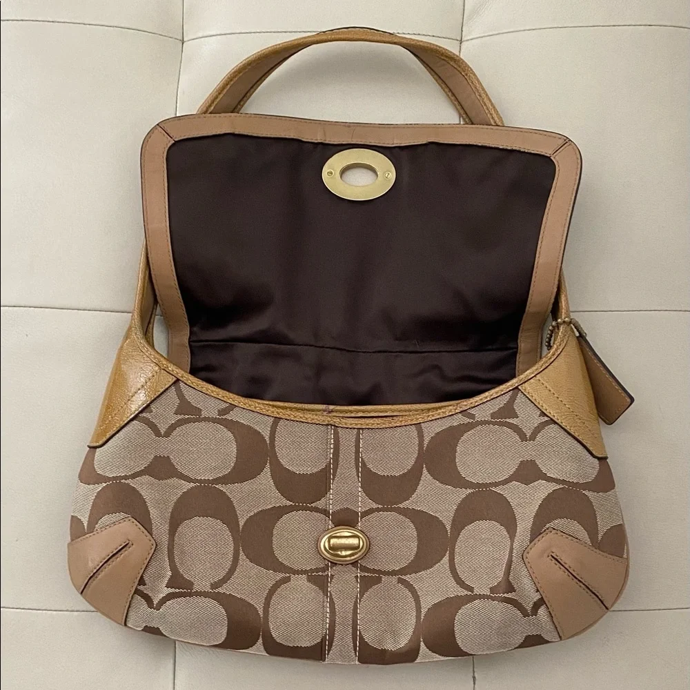 Coach Shoulder Bag - Picture 2 of 3